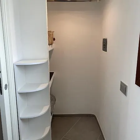 Bella Vista Apartment *